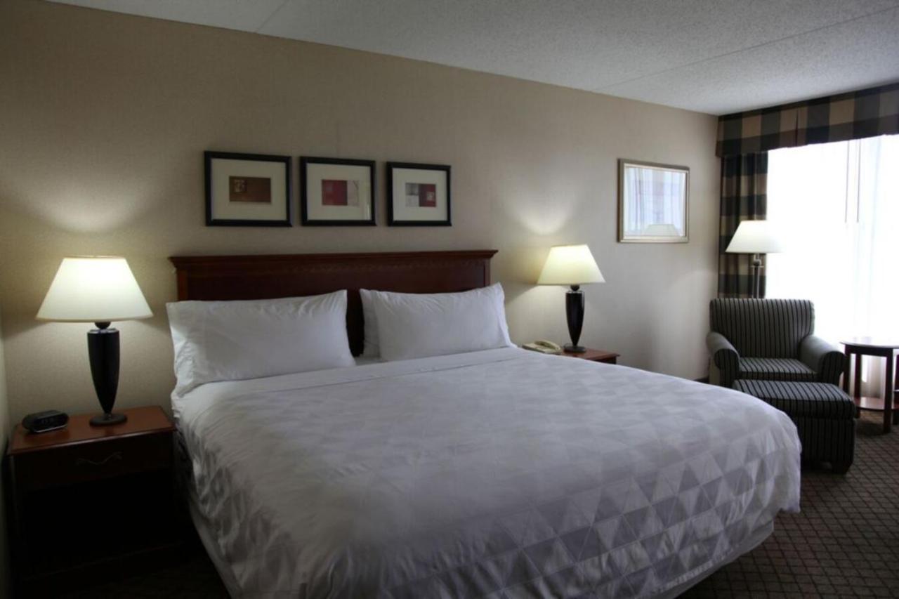 Holiday Inn Dayton/Fairborn I-675 By Ihg Bagian luar foto