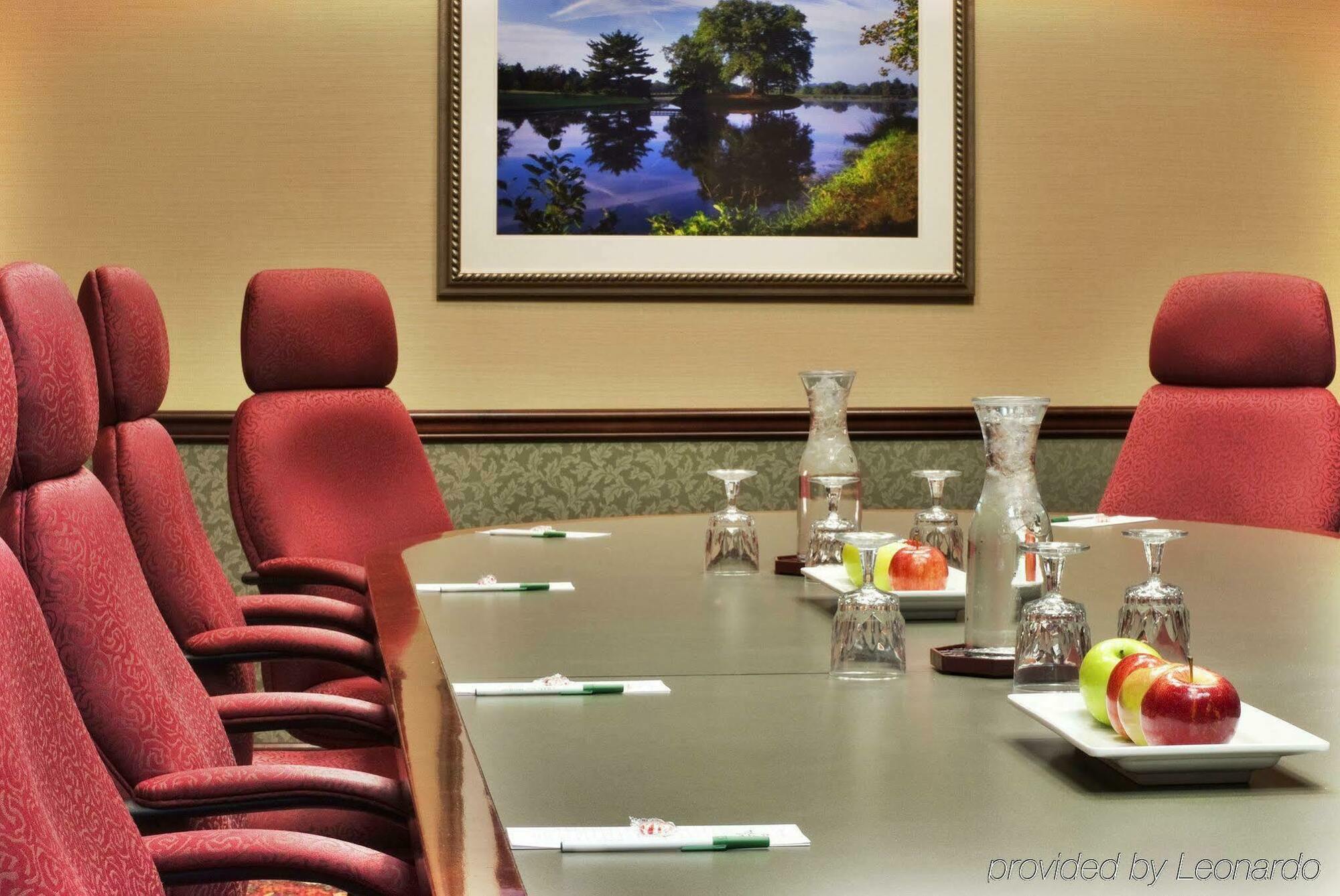 Holiday Inn Dayton/Fairborn I-675 By Ihg Bagian luar foto