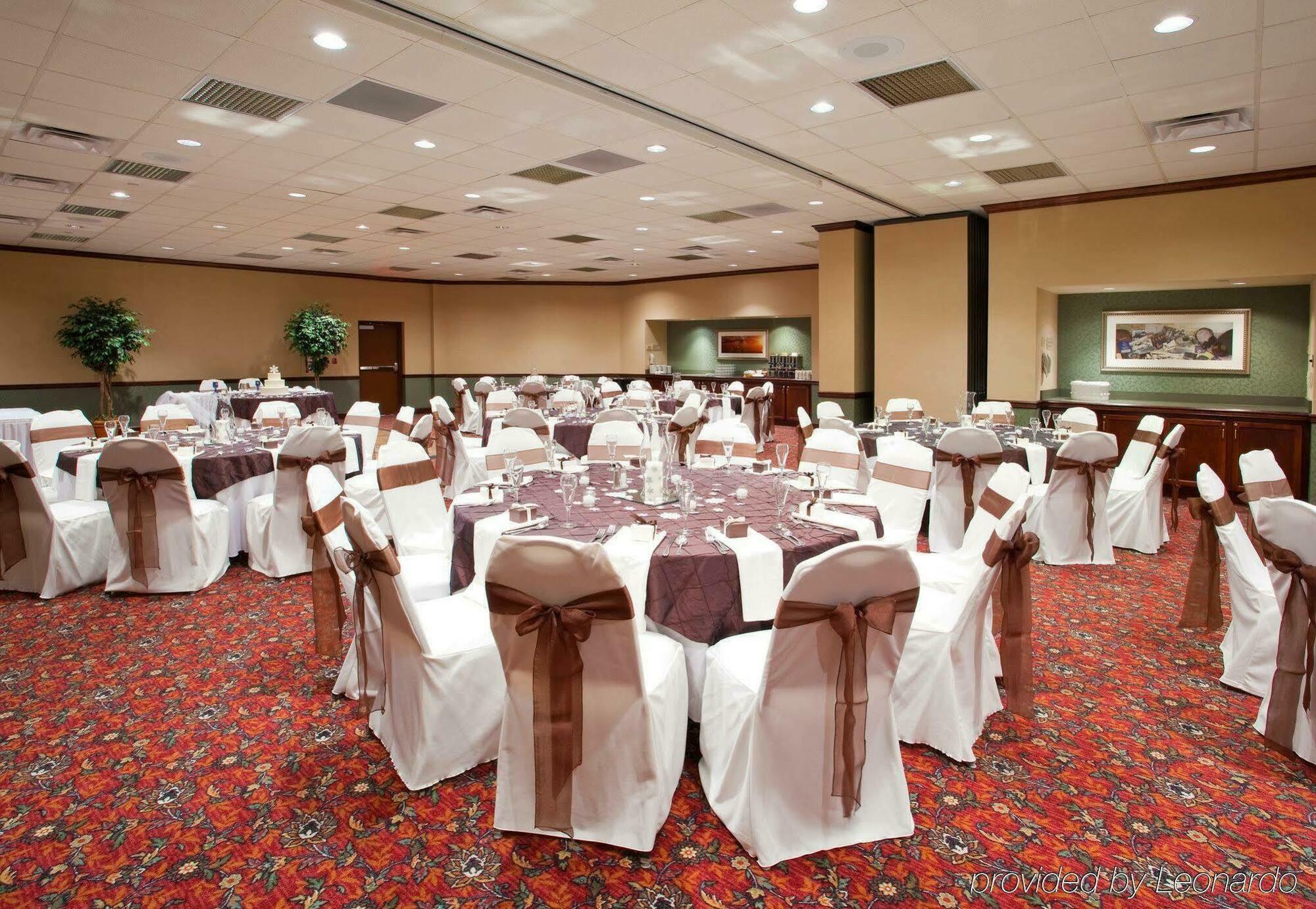 Holiday Inn Dayton/Fairborn I-675 By Ihg Bagian luar foto