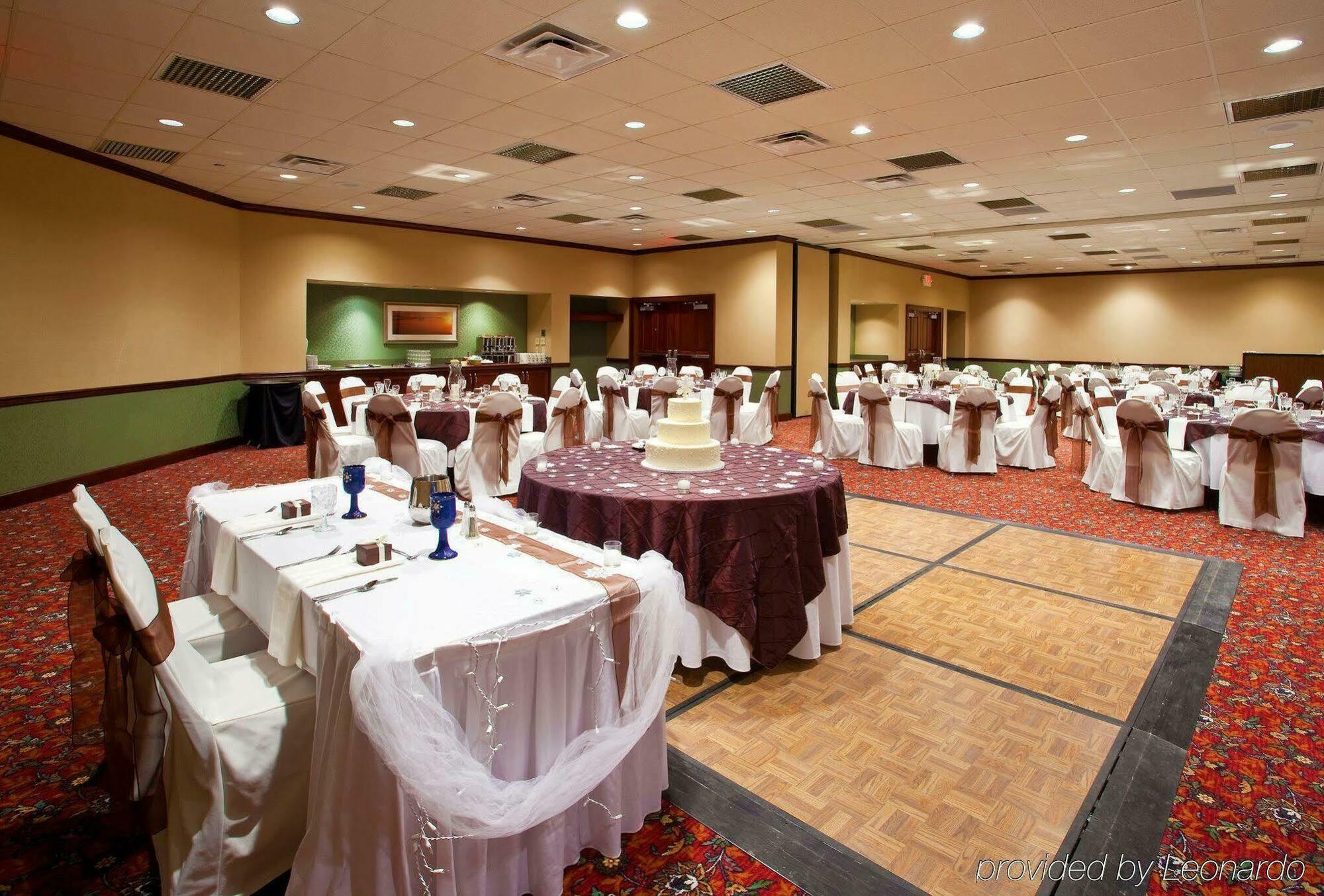 Holiday Inn Dayton/Fairborn I-675 By Ihg Bagian luar foto